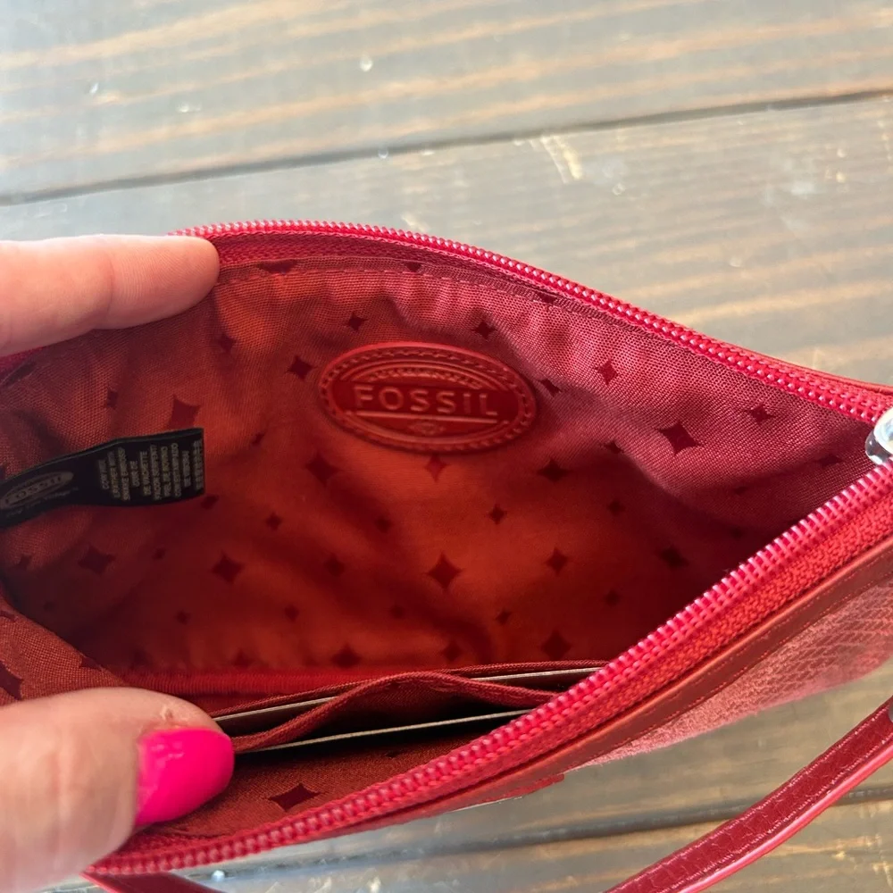 Fossil Red Suede Snakeskin‎ Wristlet Purse Wallet Zip Around Credit Card